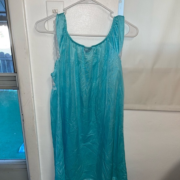 1940s NightGown ๐ - Picture 6 of 13